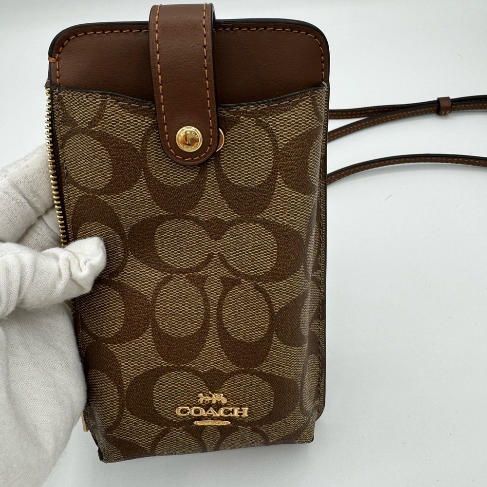 NWT Coach Phone Crossbody In Signature Canvas Khaki Saddle